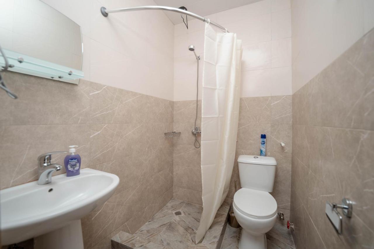 Guest House Gold Telavi Bagian luar foto