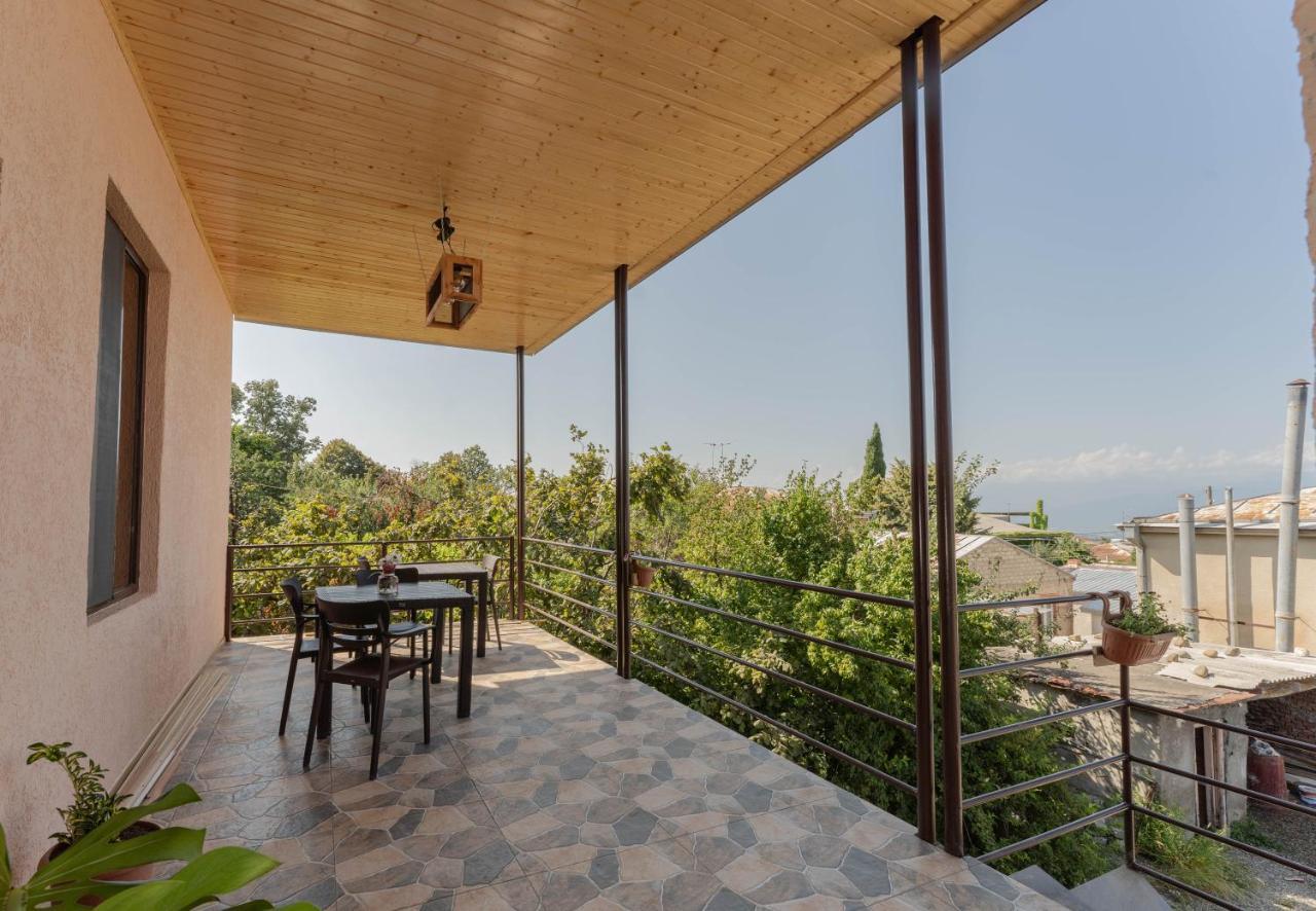 Guest House Gold Telavi Bagian luar foto