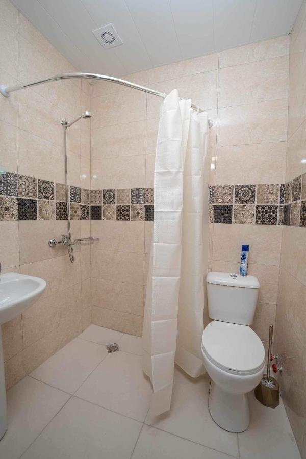 Guest House Gold Telavi Bagian luar foto