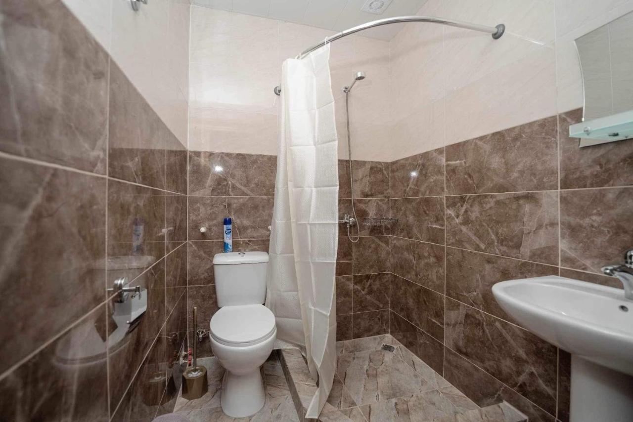 Guest House Gold Telavi Bagian luar foto